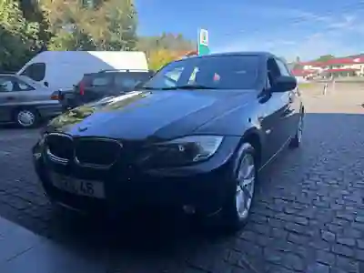BMW 320 2009 - 8990 EUR, 202500 km - foto 4 de 8