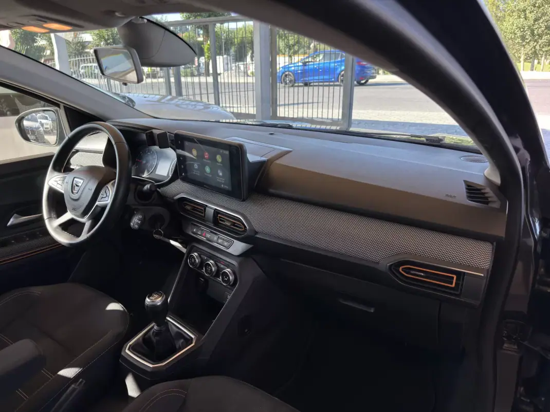 Dacia Sandero 2021 - 12950 EUR, 82532 km - 82532km - foto 25 de 28