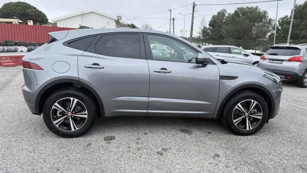 Jaguar E-Pace 2023 - 45500 EUR, 40380 km - AUTO.MOTO.pt - 40380km - foto 9 de 38