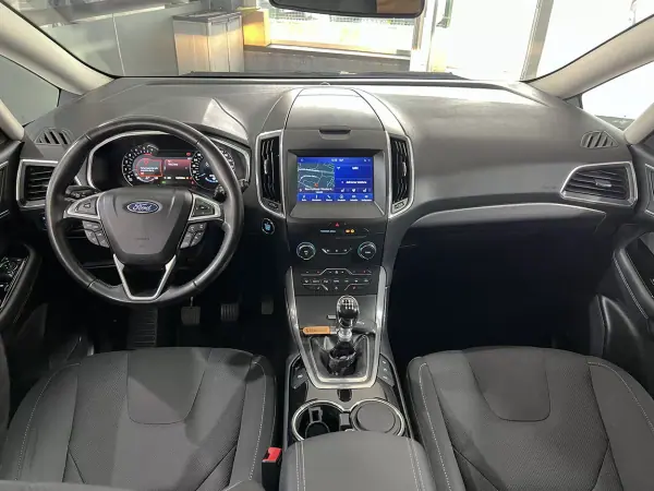 Ford S-Max 2021 - 26600 EUR, 132399 km - AUTO.MOTO.pt - 132399km - foto 8 de 29