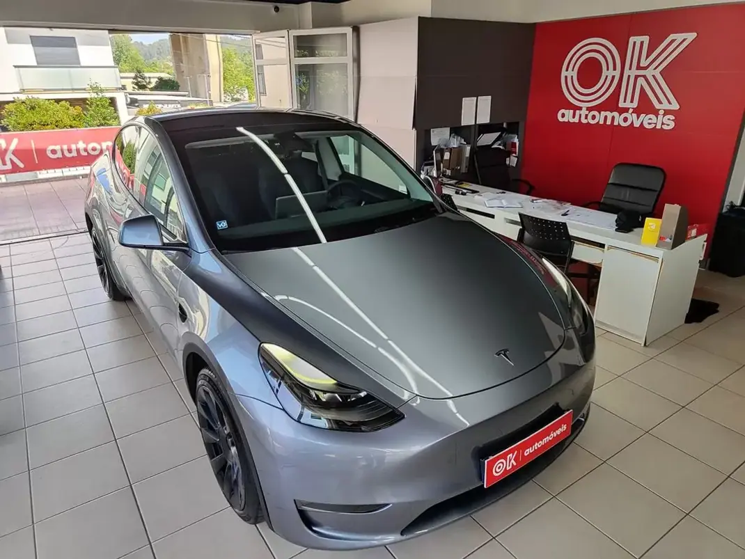 Tesla Model Y 2023 - 38900 EUR, 39000 km - AUTO.MOTO.pt - 39000km - foto 2 de 33