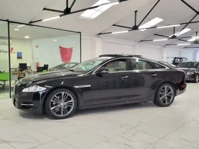 Jaguar XJ 2012 - 19950 EUR, 255600 km - AUTO.MOTO.pt - 255600km - foto 11 de 33