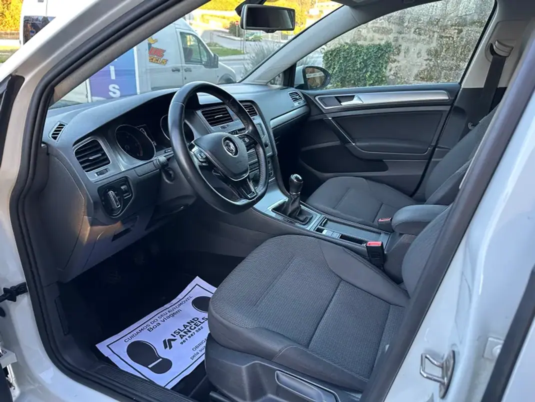 Volkswagen Golf Variant 2015 - 14000 EUR, 161500 km - AUTO.MOTO.pt - 161500km - foto 19 de 55