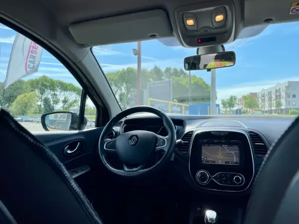 Renault Captur 2017 - 12950 EUR, 85620 km - AUTO.MOTO.pt - 85620km - foto 22 de 27