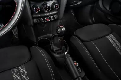 MINI One 2019 - 24500 EUR, 52558 km - AUTO.MOTO.pt - 52558km - foto 15 de 20