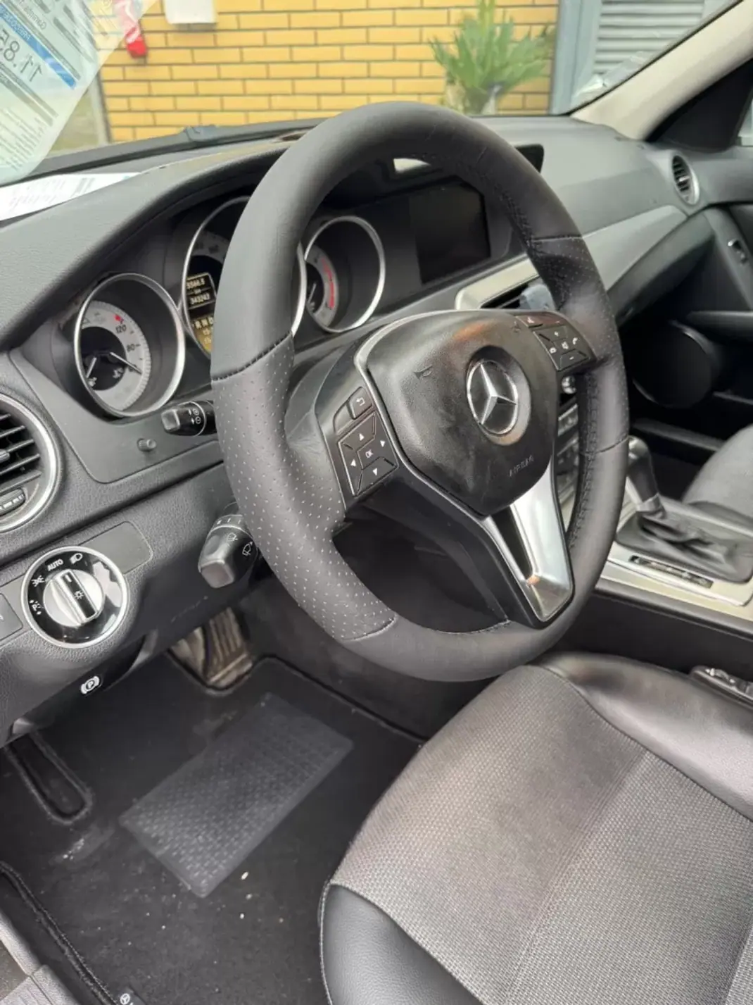 Mercedes-Benz C 220 2012 - 11850 EUR, 343240 km - AUTO.MOTO.pt - 343240km - foto 13 de 16