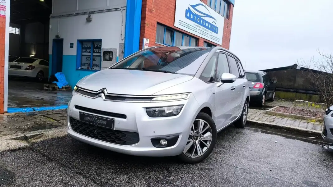 Citroën C4 Grand Picasso 2015 - 10900 EUR, 175000 km - AUTO.MOTO.pt - 175000km - foto 14 de 17