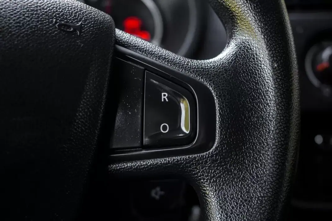 Renault Kangoo E-Tech Confort 2020 - 10750 EUR, 63577 km - AUTO.MOTO.pt - 63577km - foto 15 de 27