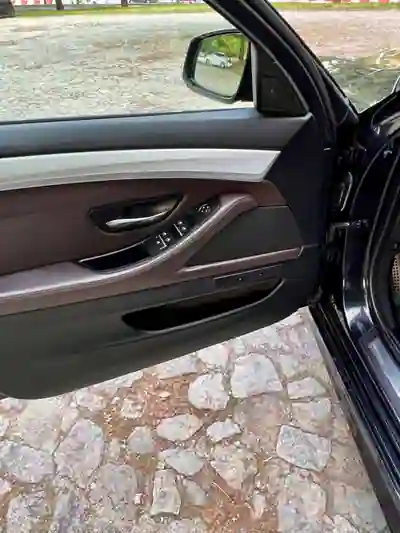 BMW 520 2012 - 16500 EUR, 284000 km - AUTO.MOTO.pt - 284000km - foto 7 de 15