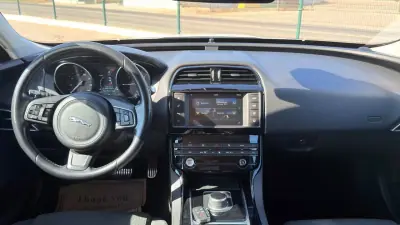 Jaguar XE 2016 - 15500 EUR, 206953 km - 206953km - foto 6 de 17