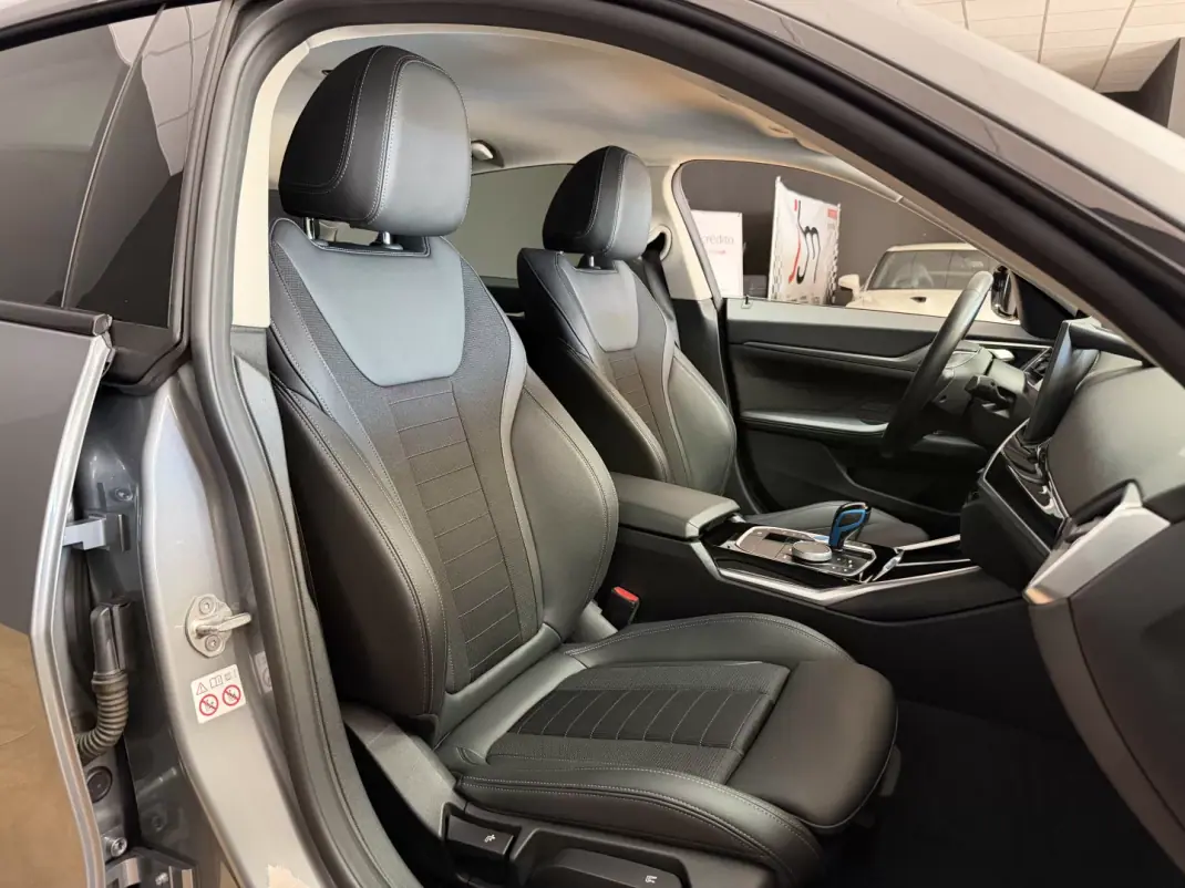 BMW i4 2022 - 36500 EUR, 76874 km - AUTO.MOTO.pt - 76874km - foto 12 de 18