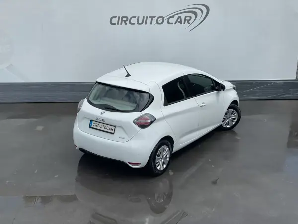 Renault Zoe 2020 - 14800 EUR, 56840 km - AUTO.MOTO.pt - 56840km - foto 11 de 42