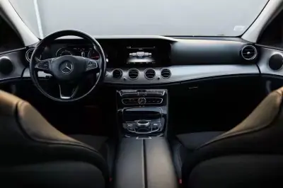 Mercedes-Benz E 220 2017 - 25000 EUR, 168000 km - AUTO.MOTO.pt - 168000km - foto 23 de 30