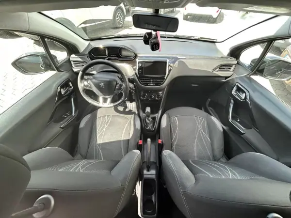 Peugeot 208 2014 - 9500 EUR, 220749 km - 220749km - foto 13 de 18