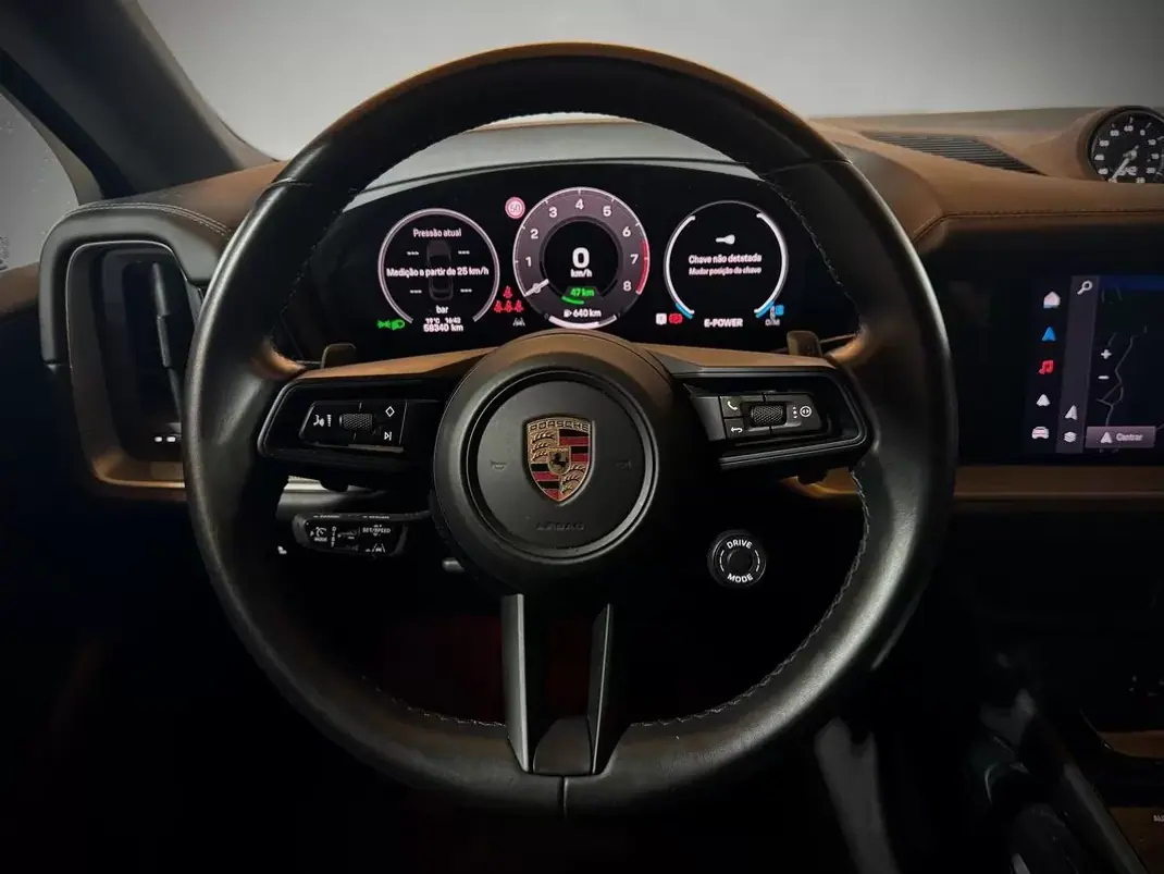 Porsche Cayenne Coupé 2024 - 109900 EUR, 58340 km - AUTO.MOTO.pt - 58340km - foto 11 de 21