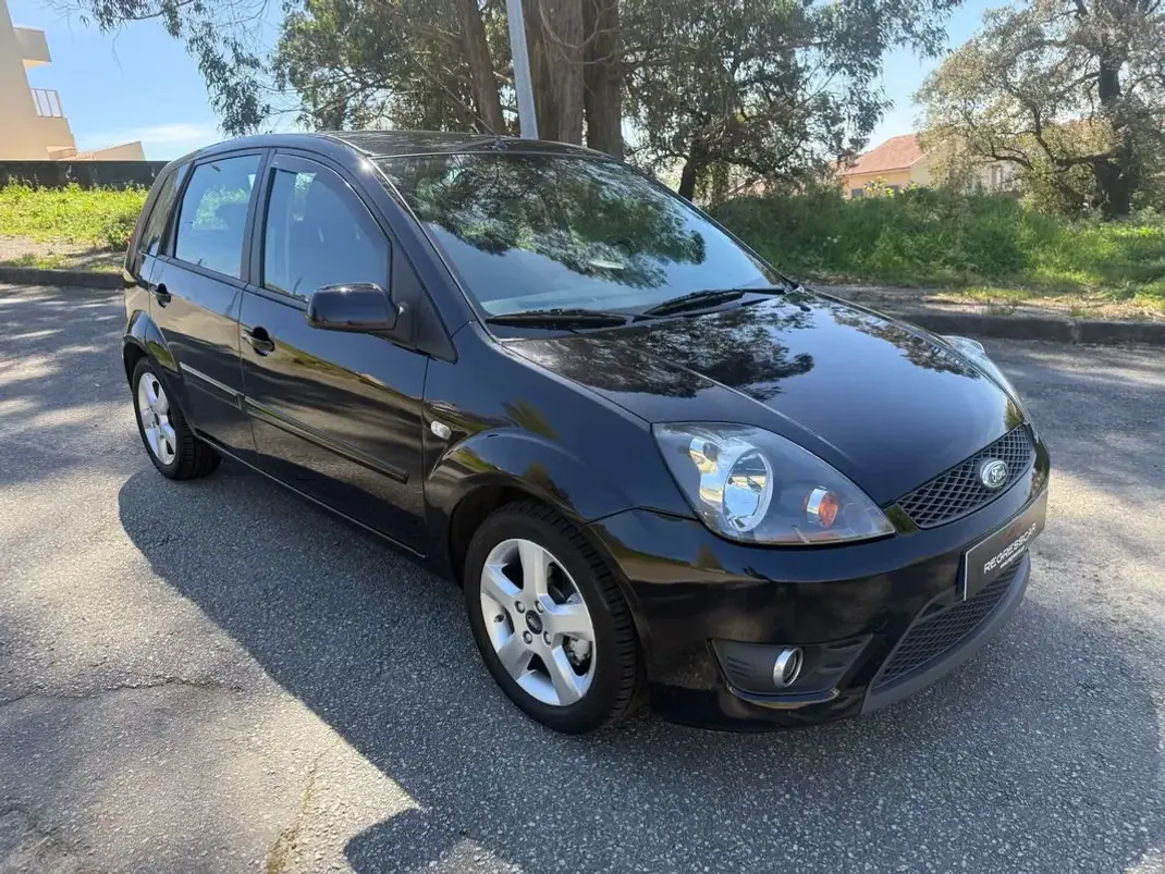 Ford Fiesta 2008 - 5700 EUR, 82000 km - AUTO.MOTO.pt - 82000km - foto 2 de 23
