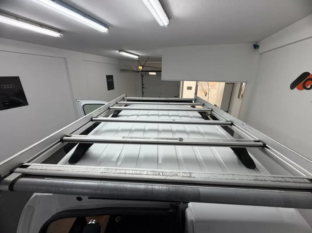 Citroën BERLINGO VAN XL 1.5 BLUE HDI 3 LUGARES 2019 - 12990 EUR, 143000 km - AUTO.MOTO.pt - 143000km - foto 18 de 25