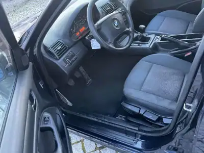 BMW 318 2005 - 6950 EUR, 281920 km - AUTO.MOTO.pt - 281920km - foto 7 de 11
