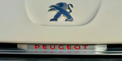 Peugeot RCZ 2015 - 17900 EUR, 144034 km - AUTO.MOTO.pt - 144034km - foto 11 de 64