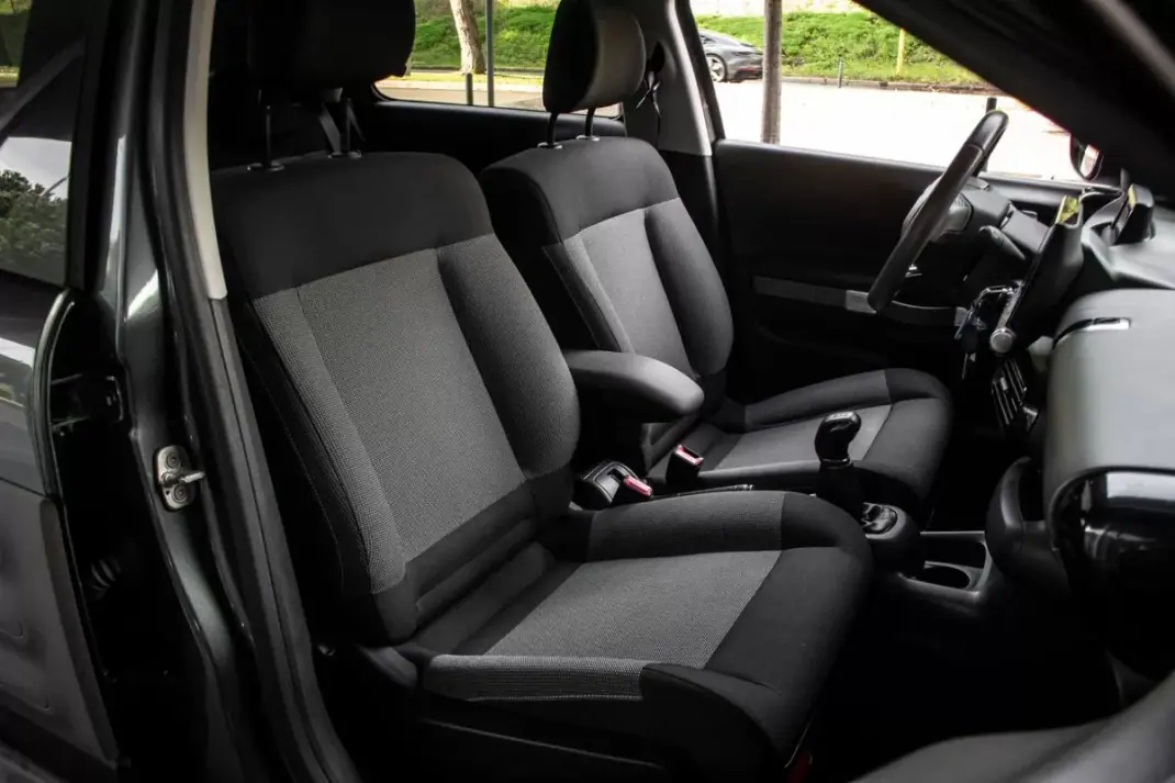 Citroën C4 Cactus 2016 - 10550 EUR, 98640 km - AUTO.MOTO.pt - 98640km - foto 25 de 42