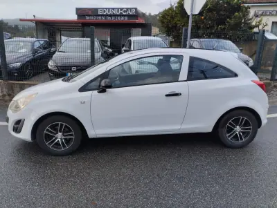 Opel Corsa 2011 - 5900 EUR, 220000 km - AUTO.MOTO.pt - 220000km - foto 4 de 24