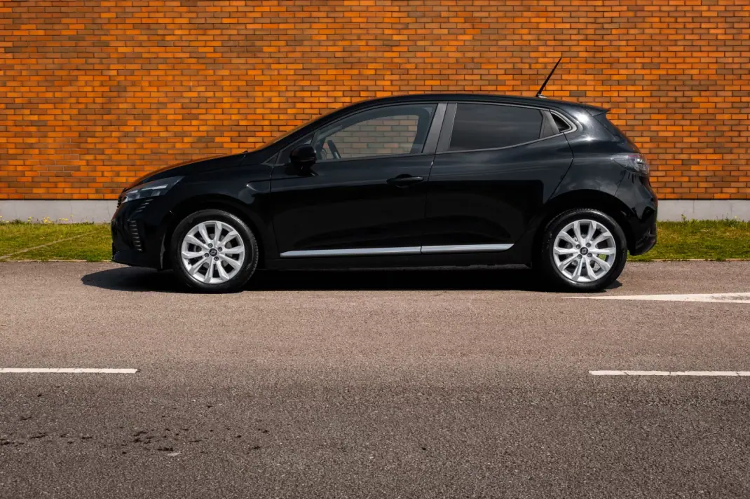 Renault Clio 2024 - 16950 EUR, 38060 km - AUTO.MOTO.pt - 38060km - foto 2 de 16