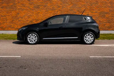 Renault Clio 2024 - 16950 EUR, 38060 km - AUTO.MOTO.pt - 38060km - foto 2 de 16