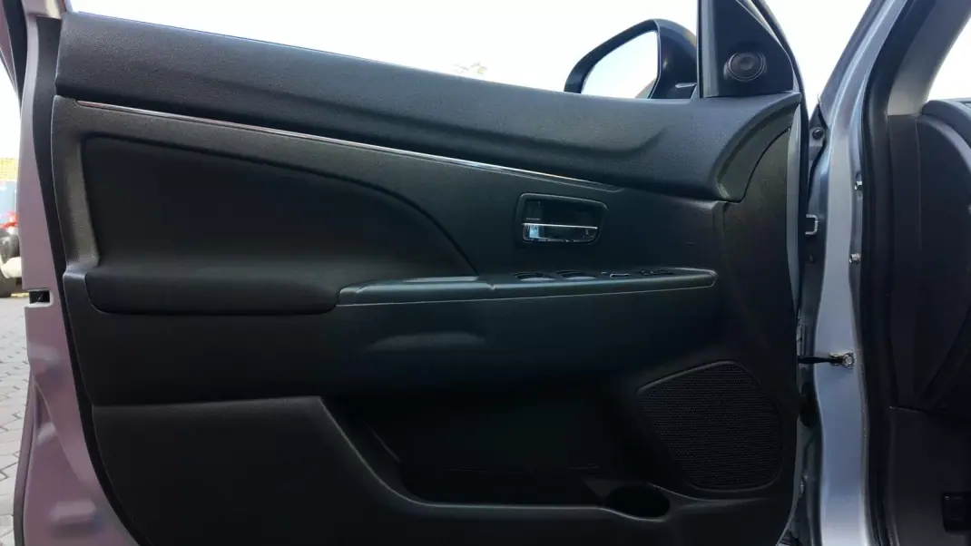 Mitsubishi ASX 2014 - 12500 EUR, 246233 km - AUTO.MOTO.pt - 246233km - foto 8 de 19