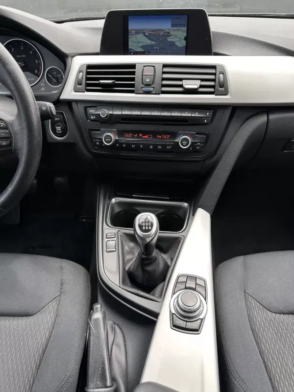 BMW 320 2013 - 12900 EUR, 280000 km - AUTO.MOTO.pt - 280000km - foto 58 de 64
