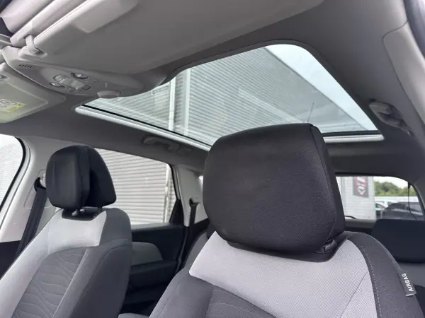 Citroën C4 Picasso 2015 - 9250 EUR, 160000 km - AUTO.MOTO.pt - 160000km - foto 37 de 68