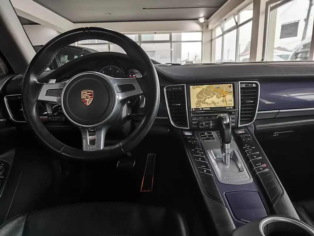 Porsche Panamera 2011 - 37500 EUR, 129500 km - AUTO.MOTO.pt - 129500km - foto 38 de 38
