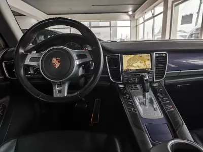 Porsche Panamera 2011 - 37500 EUR, 129500 km - AUTO.MOTO.pt - 129500km - foto 38 de 38