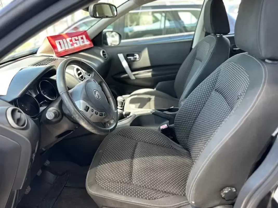 Nissan Qashqai 2008 - 7990 EUR, 150000 km - 150000km - foto 4 de 7