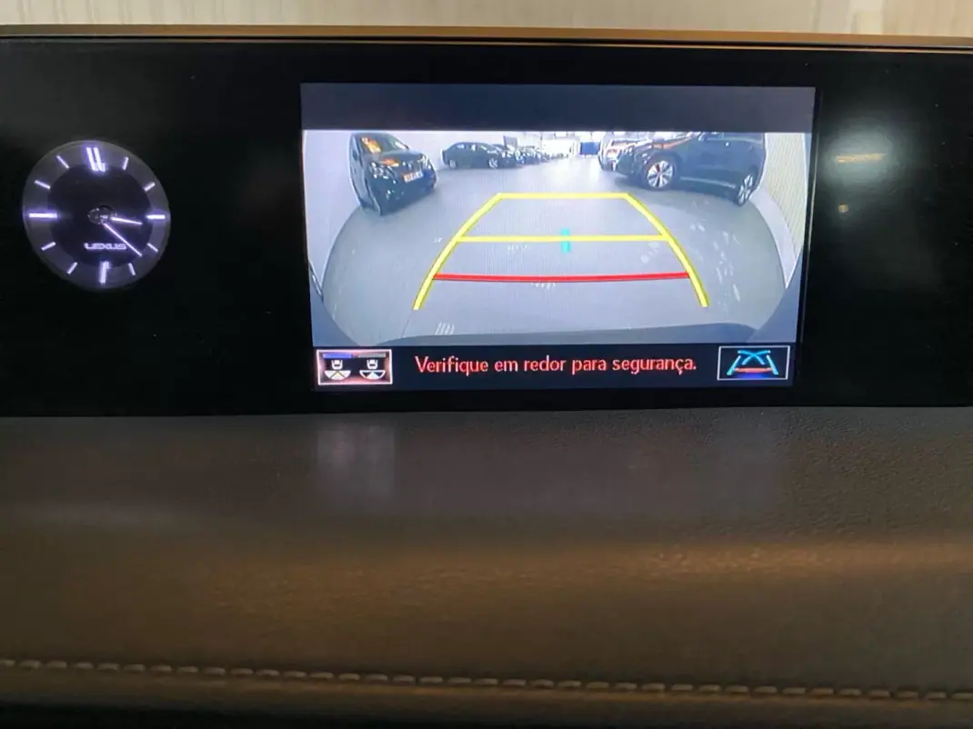 Lexus UX 250h 2021 - 22450 EUR, 142000 km - AUTO.MOTO.pt - 142000km - foto 11 de 20