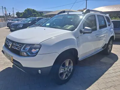 Dacia Duster 2014 - 8950 EUR, 200000 km - AUTO.MOTO.pt - 200000km - foto 2 de 7