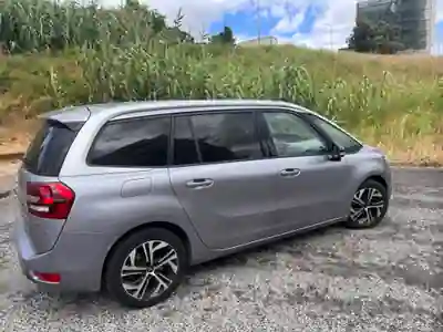 Citroën C4 Spacetourer 2019 - 14500 EUR, 97000 km - AUTO.MOTO.pt - 97000km - foto 5 de 10