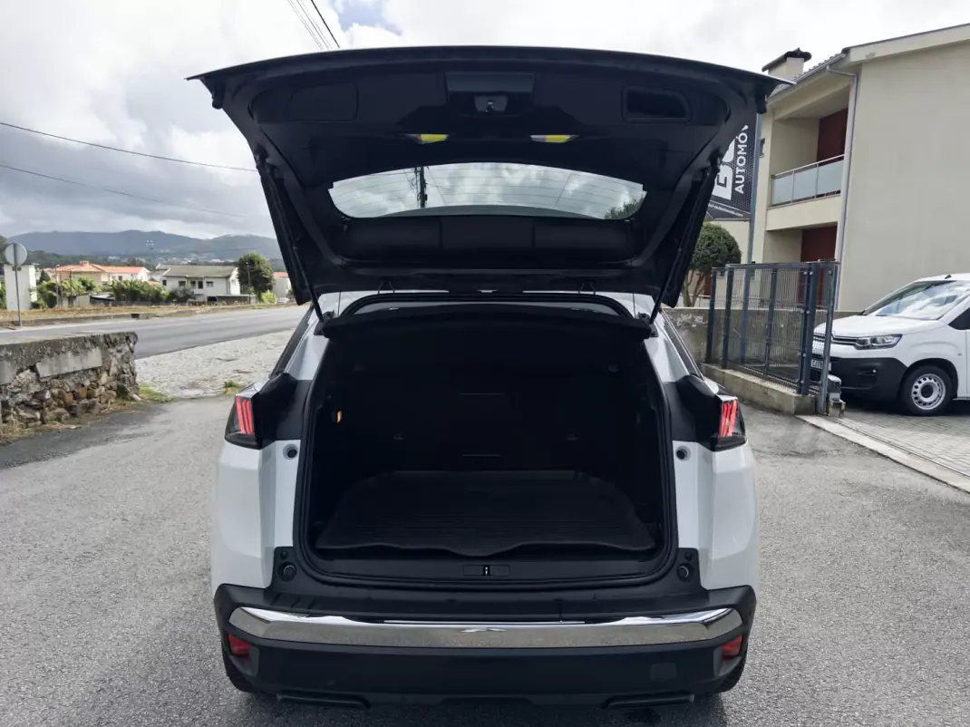 Peugeot 3008 2022 - 21990 EUR, 153000 km - 153000km - foto 12 de 50