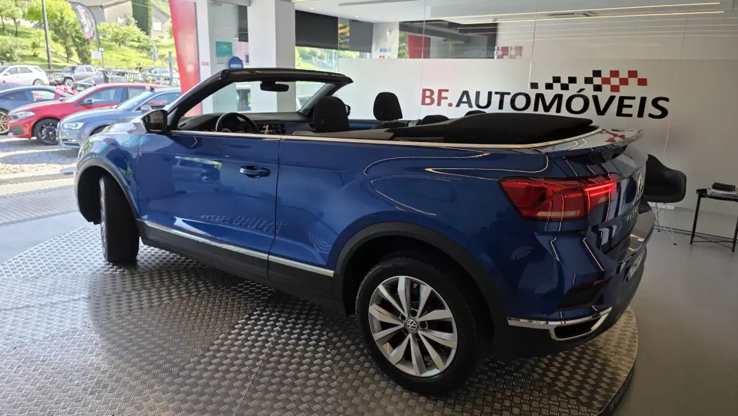 Volkswagen T-Roc Cabrio 2020 - 26900 EUR, 61926 km - AUTO.MOTO.pt - 61926km - foto 22 de 56