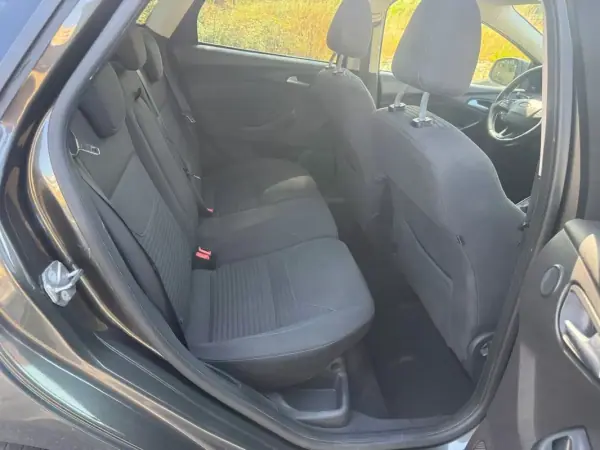 Ford Focus SW 2017 - 9900 EUR, 155000 km - AUTO.MOTO.pt - 155000km - foto 8 de 26