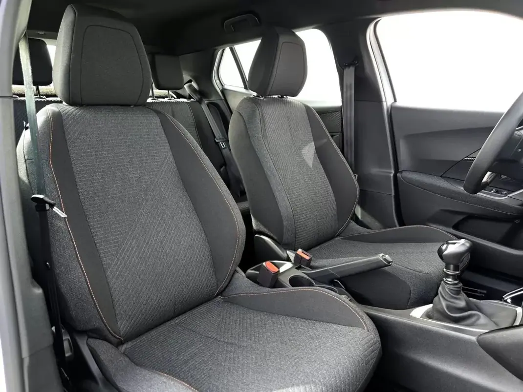 Peugeot 2008 2024 - 18500 EUR, 10965 km - AUTO.MOTO.pt - 10965km - foto 28 de 34