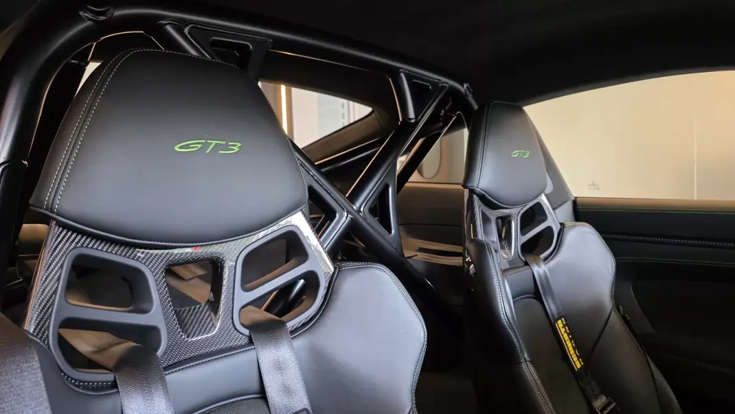 Porsche 992 2021 - 235000 EUR, 15666 km - AUTO.MOTO.pt - 15666km - foto 53 de 61