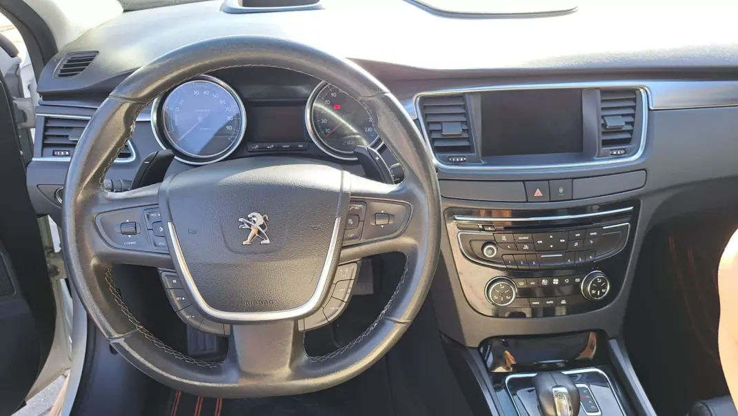 Peugeot 508 RXH 2012 - 8900 EUR, 236877 km - AUTO.MOTO.pt - 236877km - foto 16 de 33