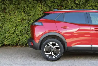 Peugeot 2008 2024 — photo 4 of 18