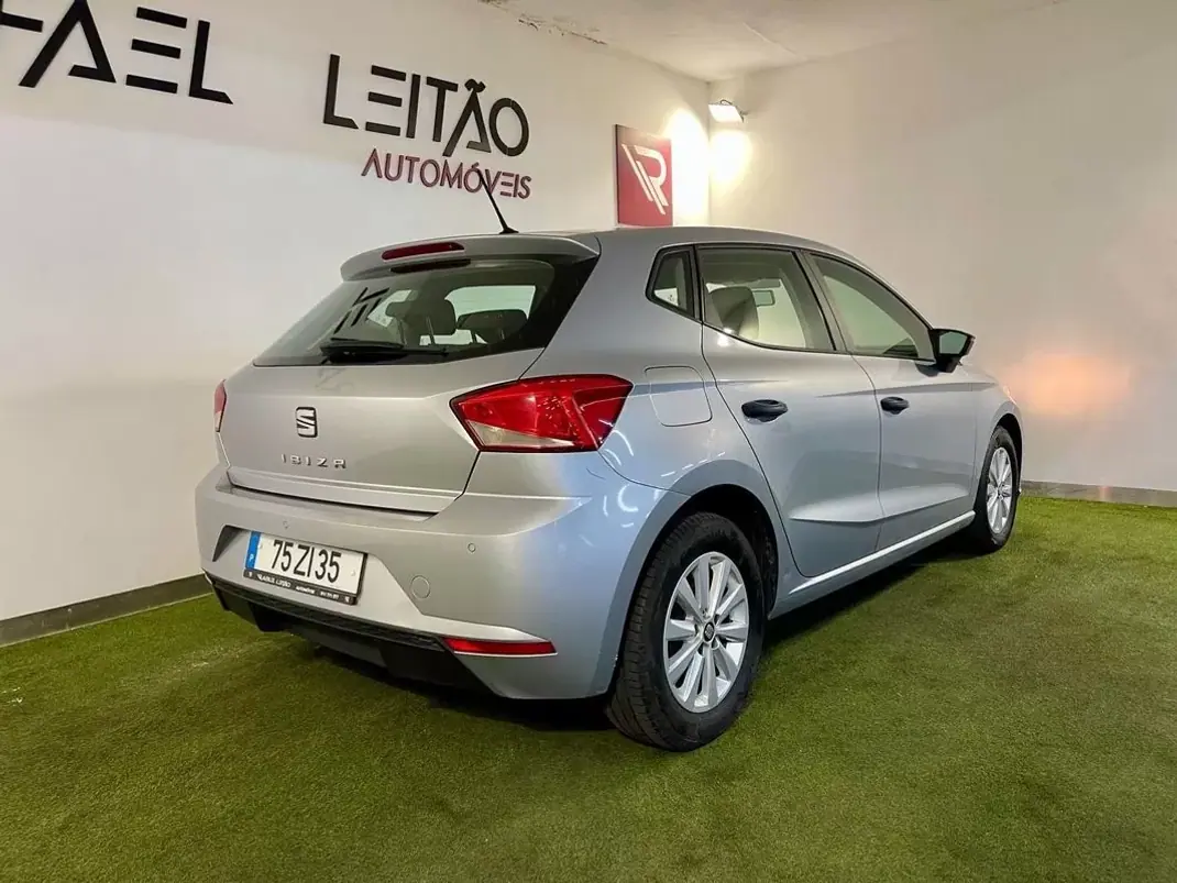 SEAT Ibiza 2019 - 10950 EUR, 170000 km - AUTO.MOTO.pt - 170000km - foto 6 de 28