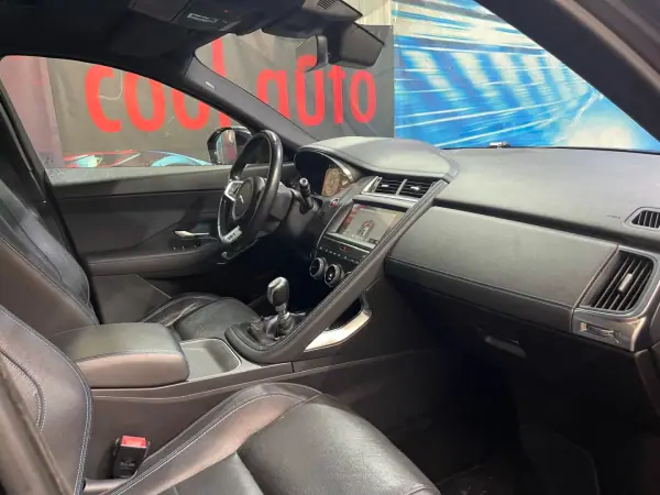 Jaguar E-Pace 2018 - 20899 EUR, 129000 km - 129000km - foto 32 de 48