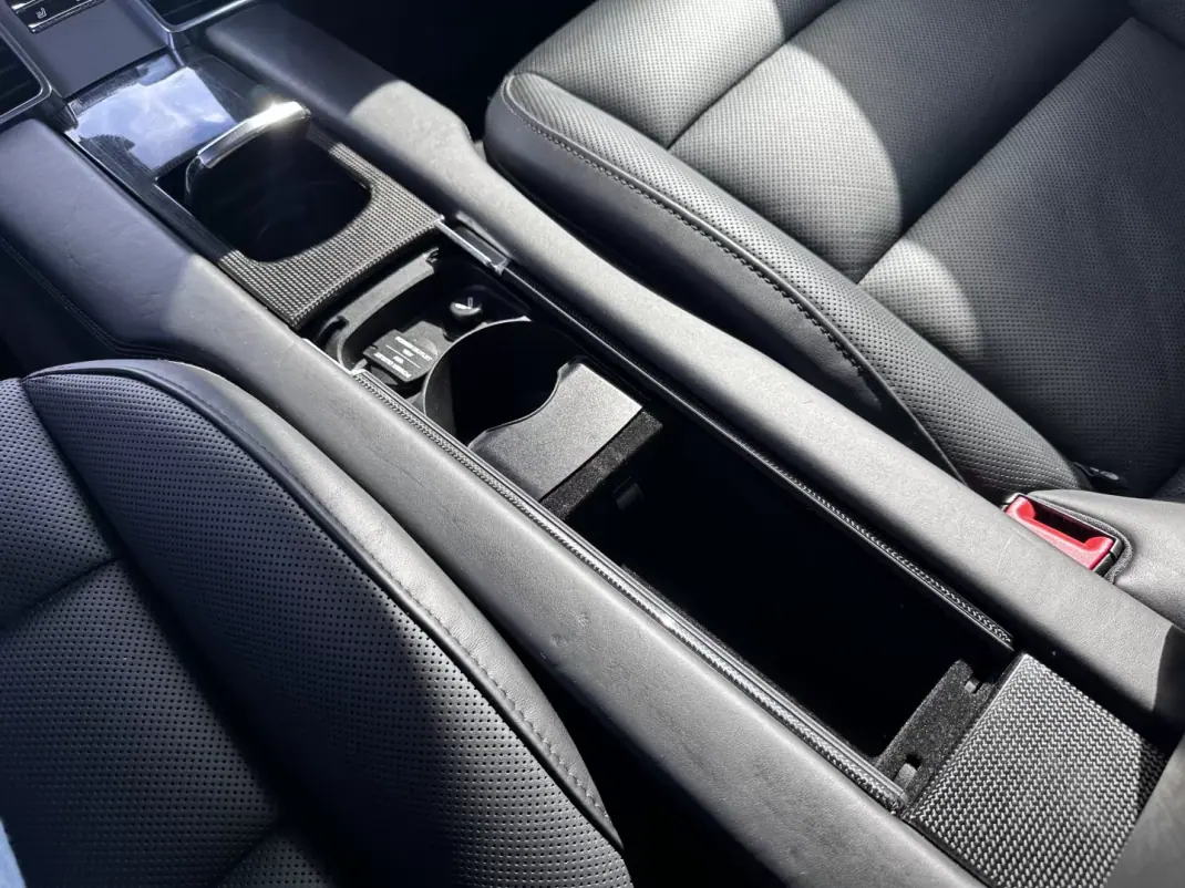 Porsche Panamera 2015 - 35000 EUR, 159000 km - AUTO.MOTO.pt - 159000km - foto 53 de 67