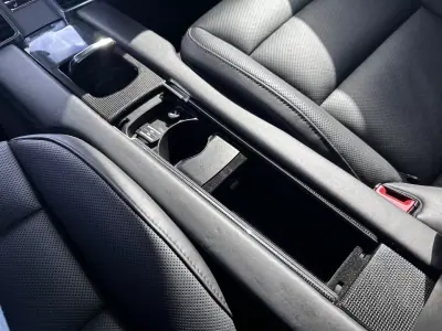 Porsche Panamera 2015 - 35000 EUR, 159000 km - AUTO.MOTO.pt - 159000km - foto 53 de 67