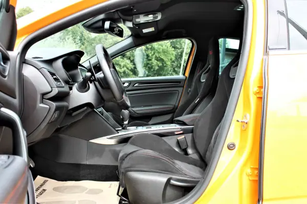 Renault Mégane 2019 - 43990 EUR, 42000 km - AUTO.MOTO.pt - 42000km - foto 23 de 41
