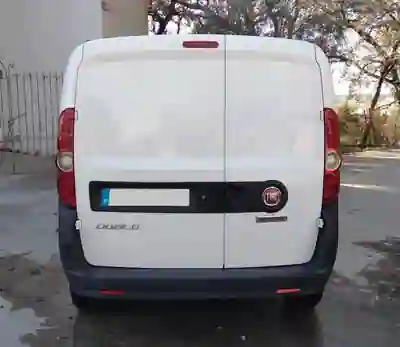Fiat DOBLO CARGO 1.3 M-JET EASY 3 Lugares 2018 - 9250 EUR, 196000 km - AUTO.MOTO.pt - 196000km - foto 5 de 12