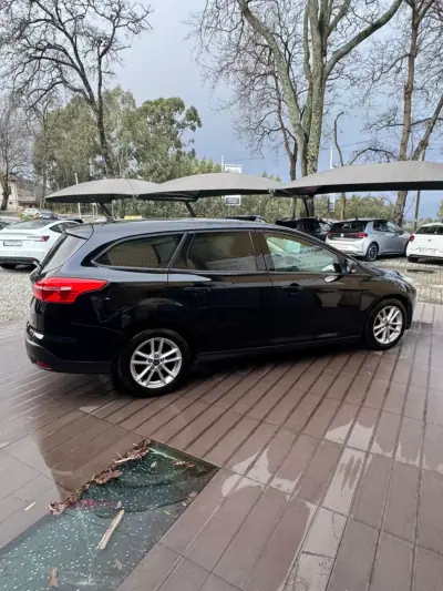 Ford Focus SW 2017 - 9980 EUR, 125000 km - AUTO.MOTO.pt - 125000km - foto 7 de 15